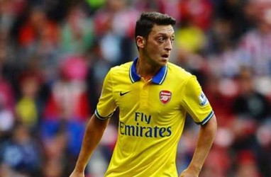 Mesut Ozil: Cedera Lutut, Selamat Tinggal Piala Dunia 2014